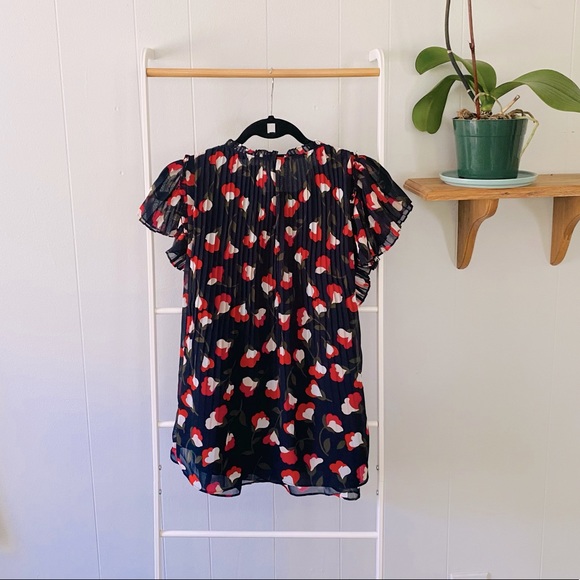 Ann Taylor Factory Floral Pleated Top - Picture 2 of 3